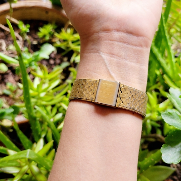 Vintage Regency 17 Jewels Classic Gold Watch - Picture 8 of 9